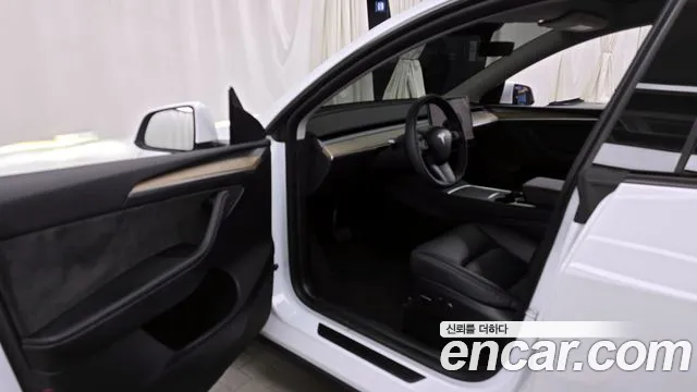 Tesla Model Y 2023