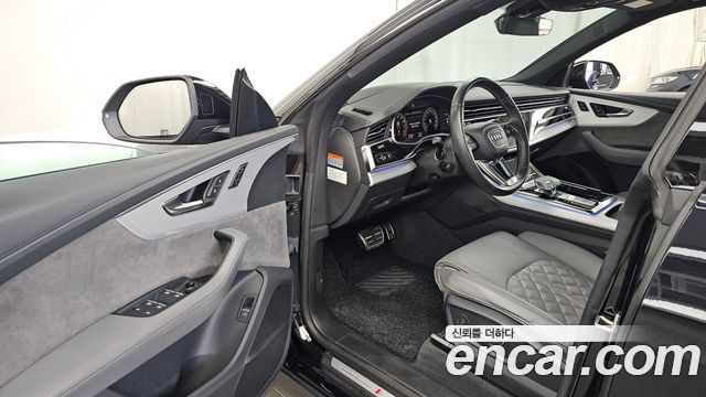 Audi Q8 2021