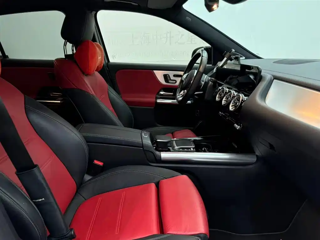 Mercedes-Benz GLA AMG 2021