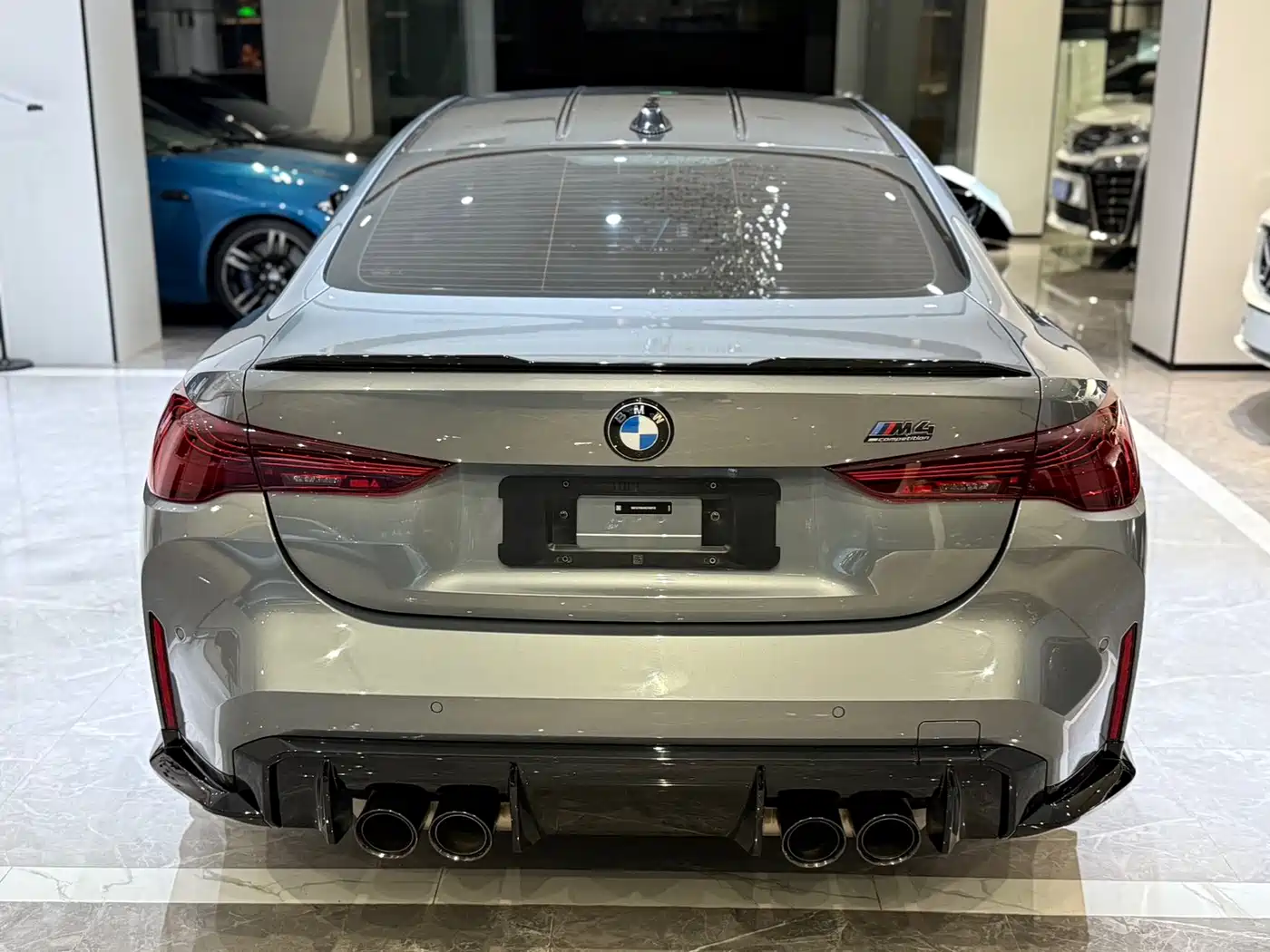 BMW M4 2025