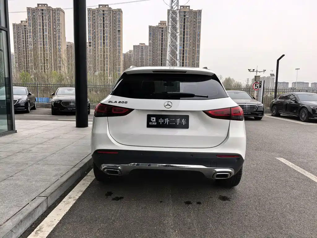 Mercedes-Benz GLA 2021