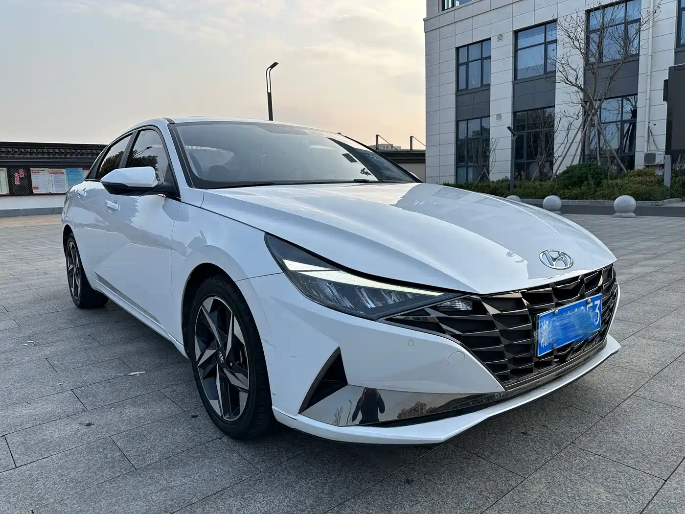 Hyundai Elantra 2023