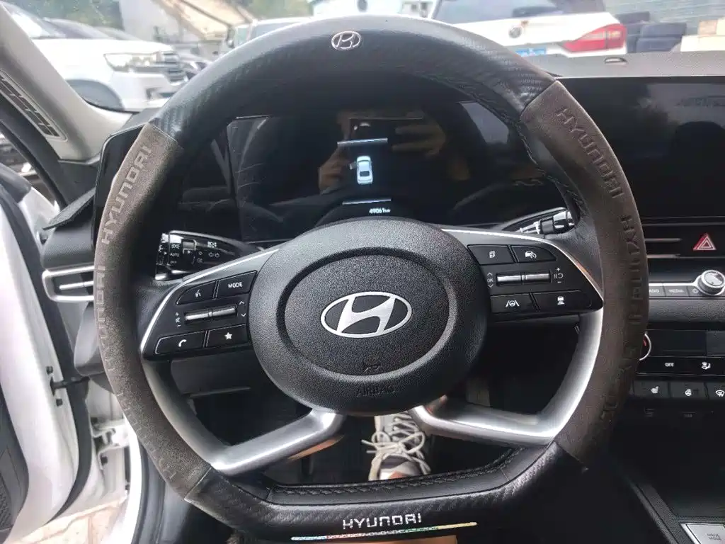 Hyundai Elantra 2023