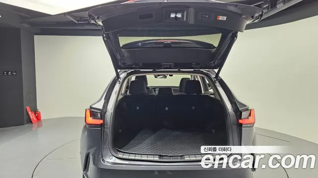 Lexus NX 2025