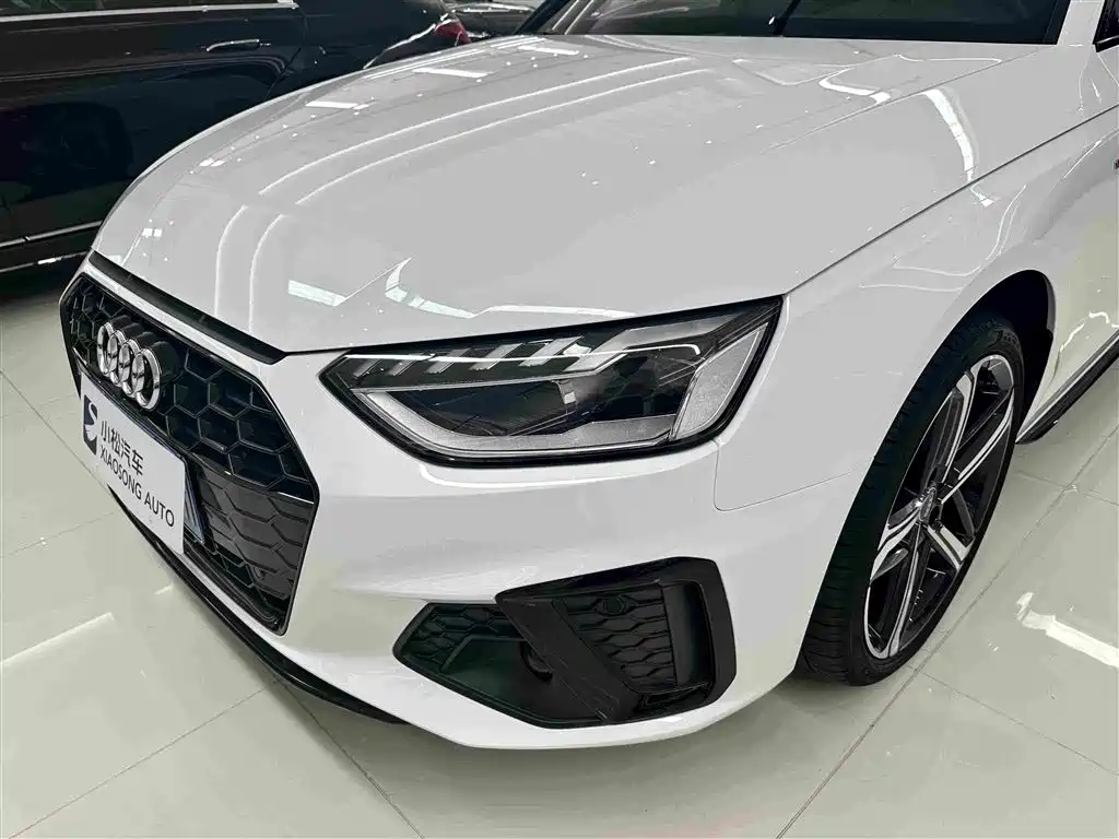 Audi A4 2025