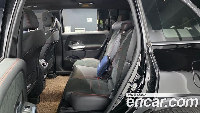 Mercedes-Benz GLB 2023