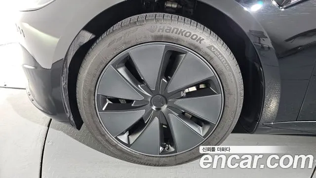 Tesla Model 3 2024