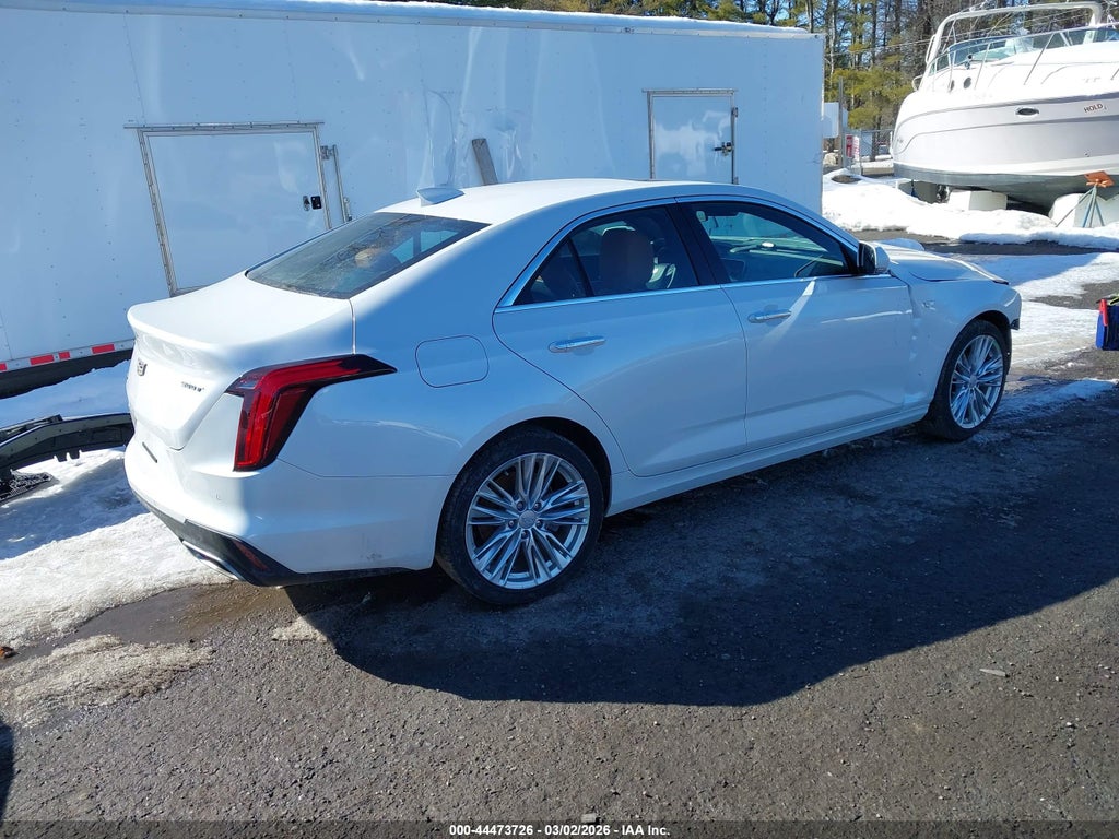 Cadillac CT4 2022