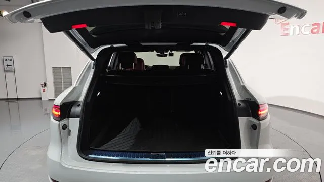 Porsche Cayenne 2023