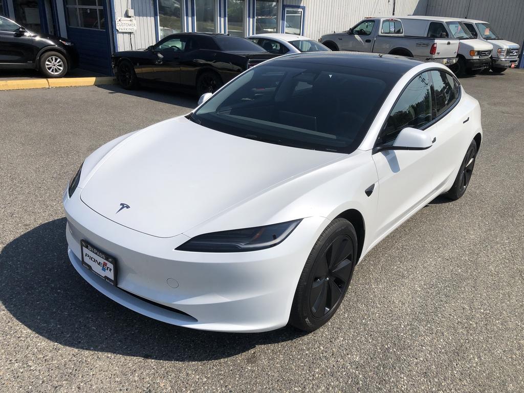 Tesla Model 3 2024