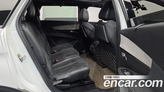 Peugeot 5008 2021