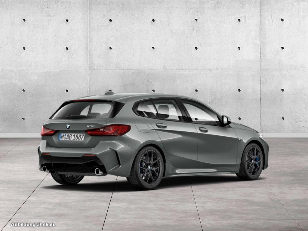 BMW 120 2022