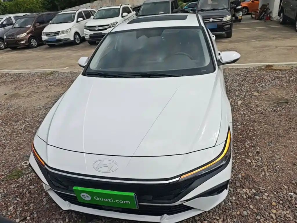 Hyundai Elantra 2024
