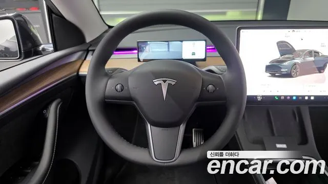 Tesla Model Y 2025