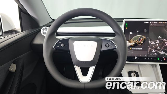 Tesla Model Y 2025