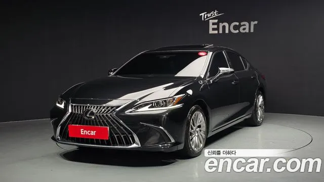 Lexus ES 2023