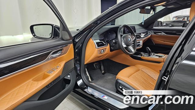 BMW 7 серии 2020