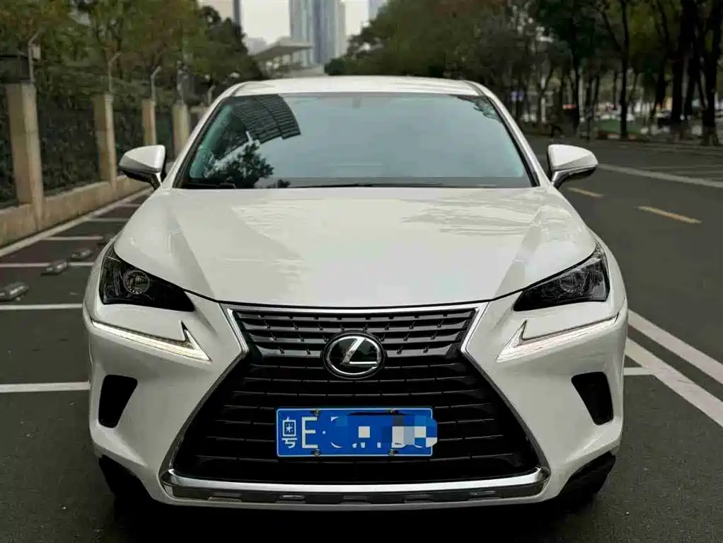 Lexus NX 2021