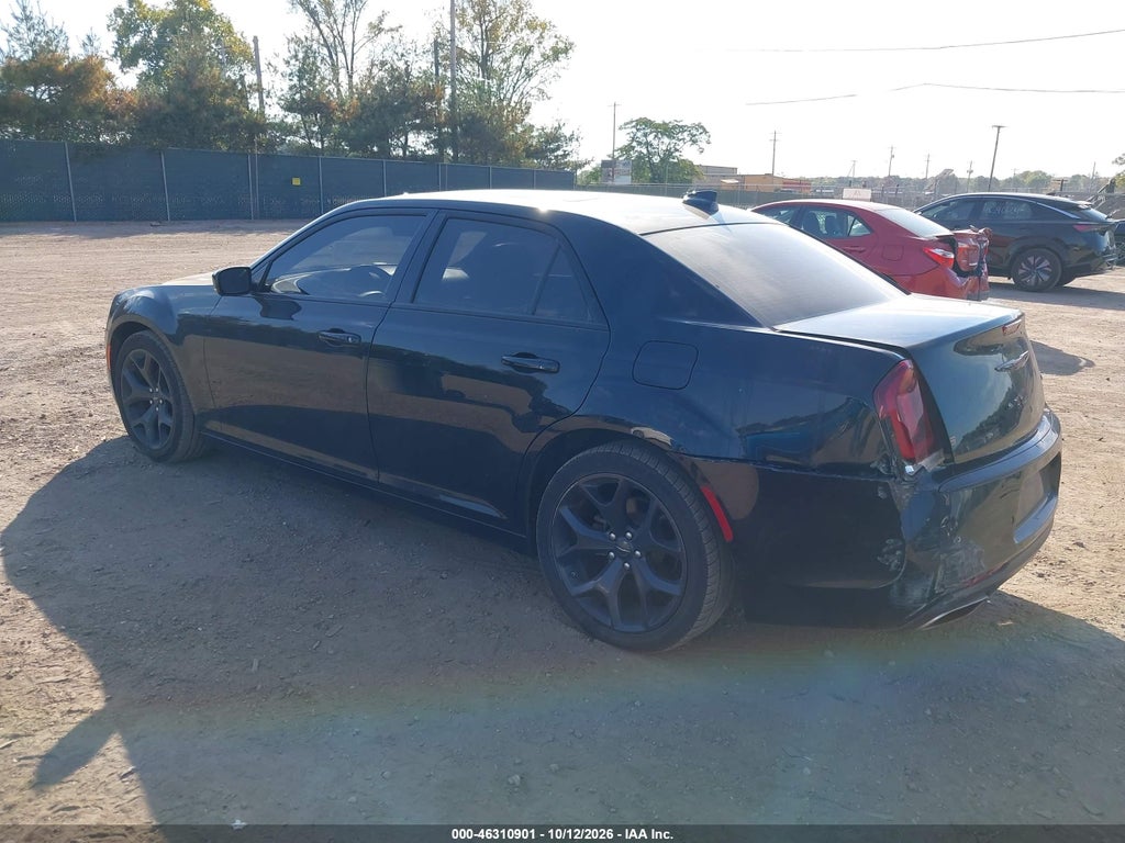 Chrysler 300 2022