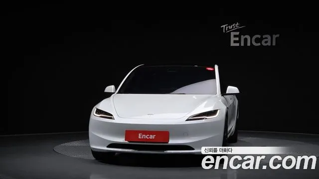 Tesla Model 3 2024