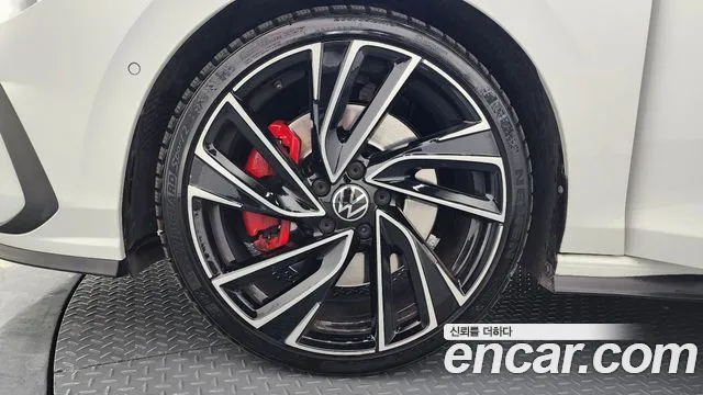Volkswagen Golf 2024
