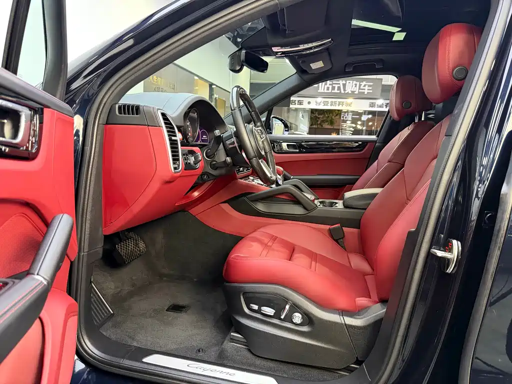 Porsche Cayenne 2021