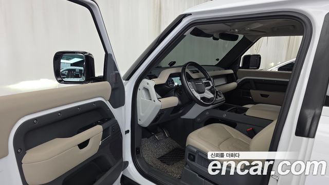 Land Rover Defender 2021