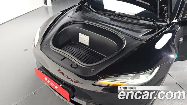 Tesla Model 3 2024