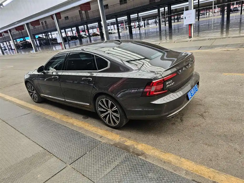 Volvo S90 2022