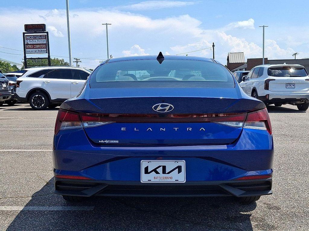 Hyundai Elantra 2022