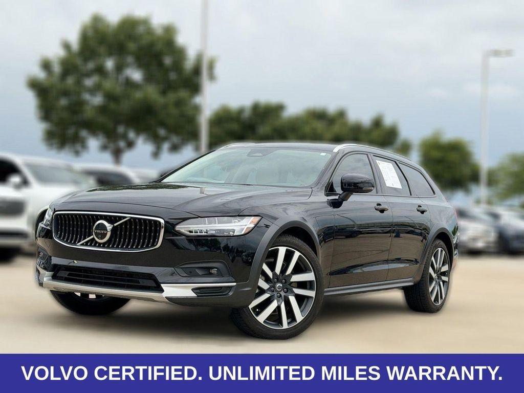 Volvo V90 Cross Country 2025