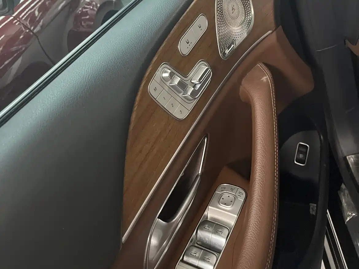 Mercedes-Benz GLE 2025