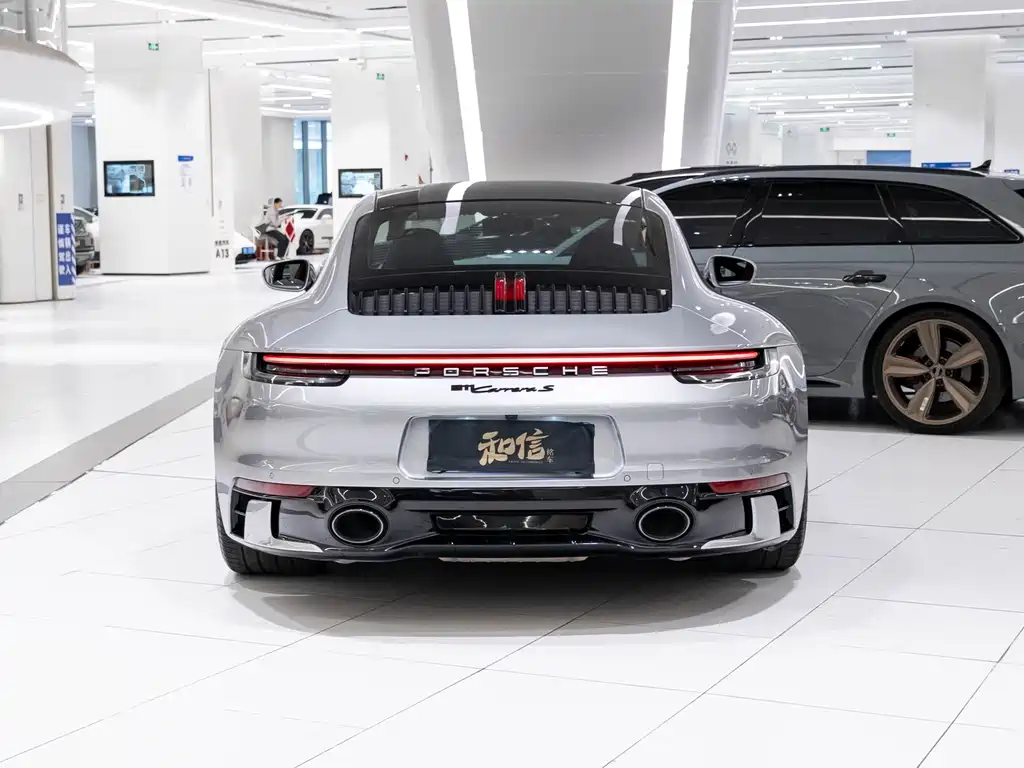 Porsche 911 2021