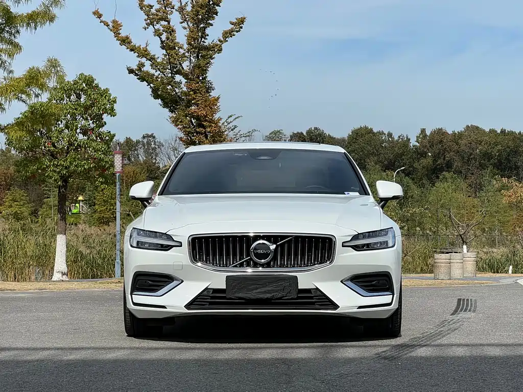 Volvo S60 2024