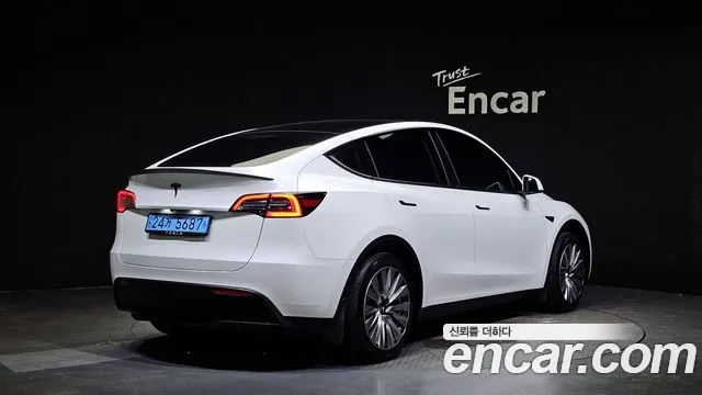 Tesla Model Y 2023