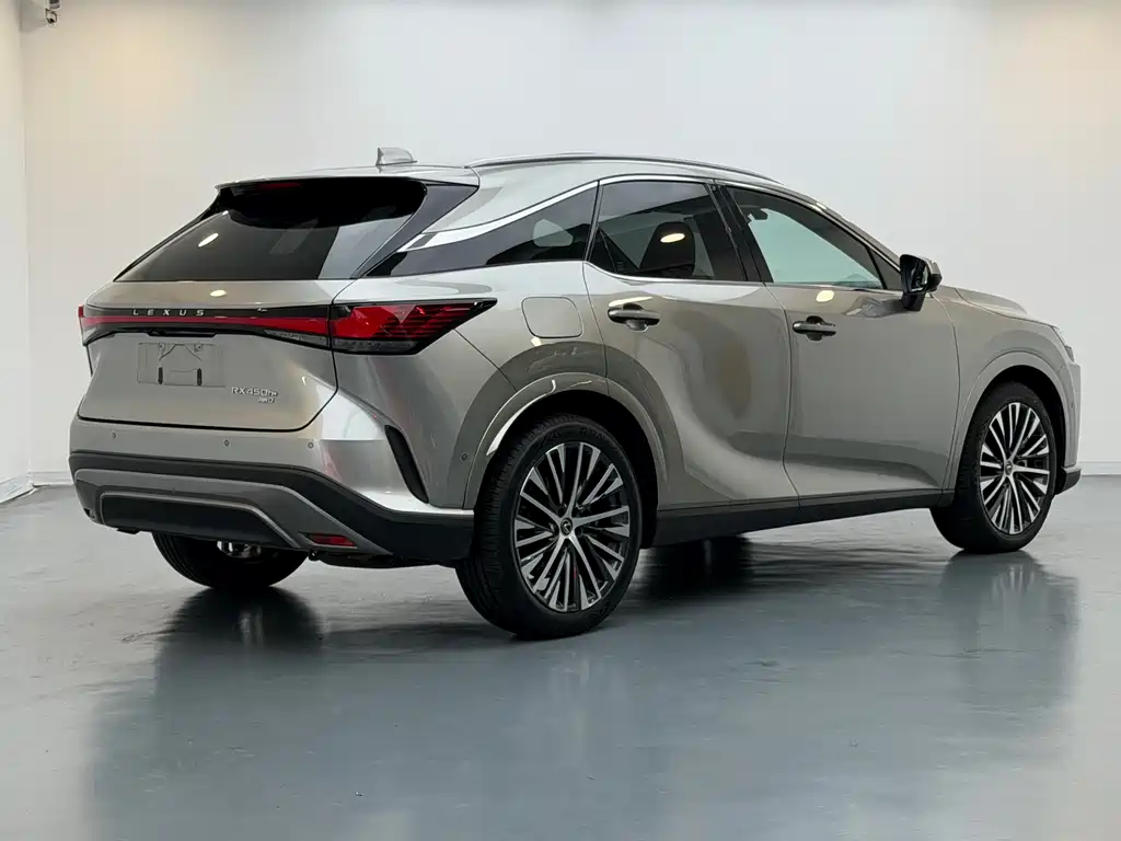 Lexus RX 2023
