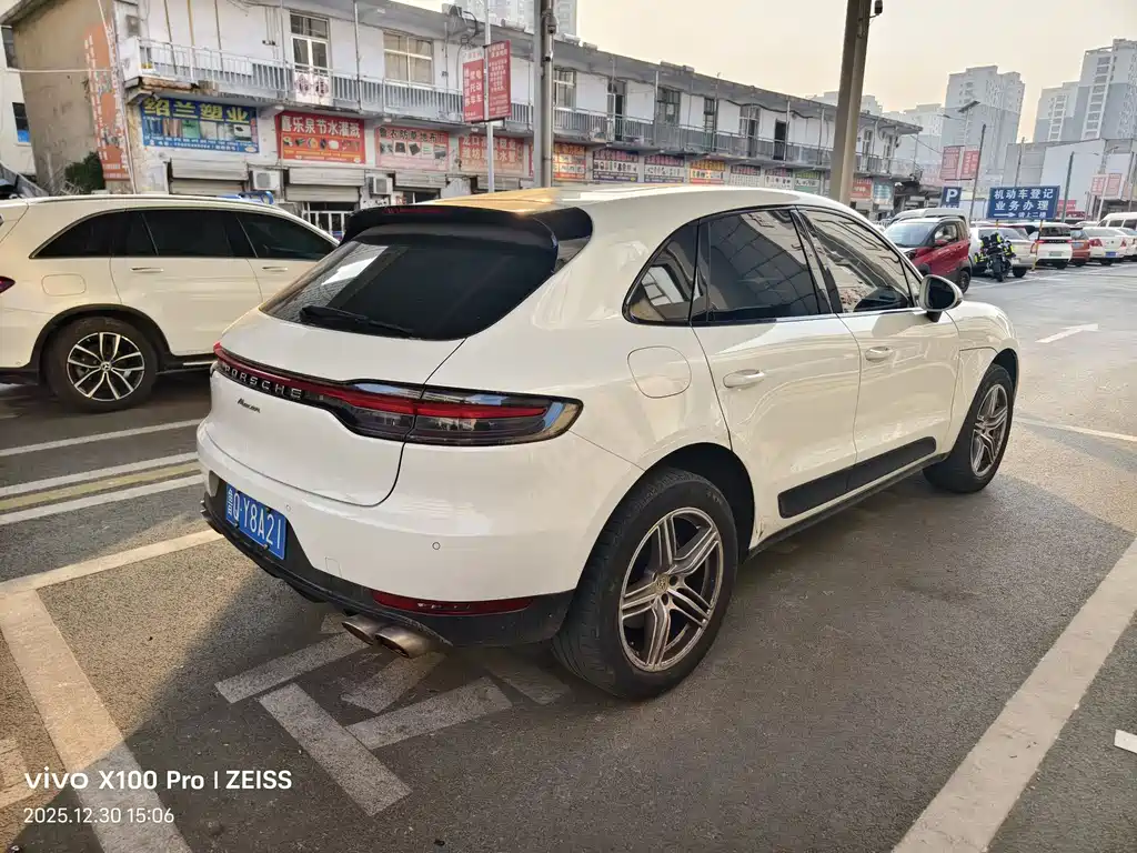 Porsche Macan 2021