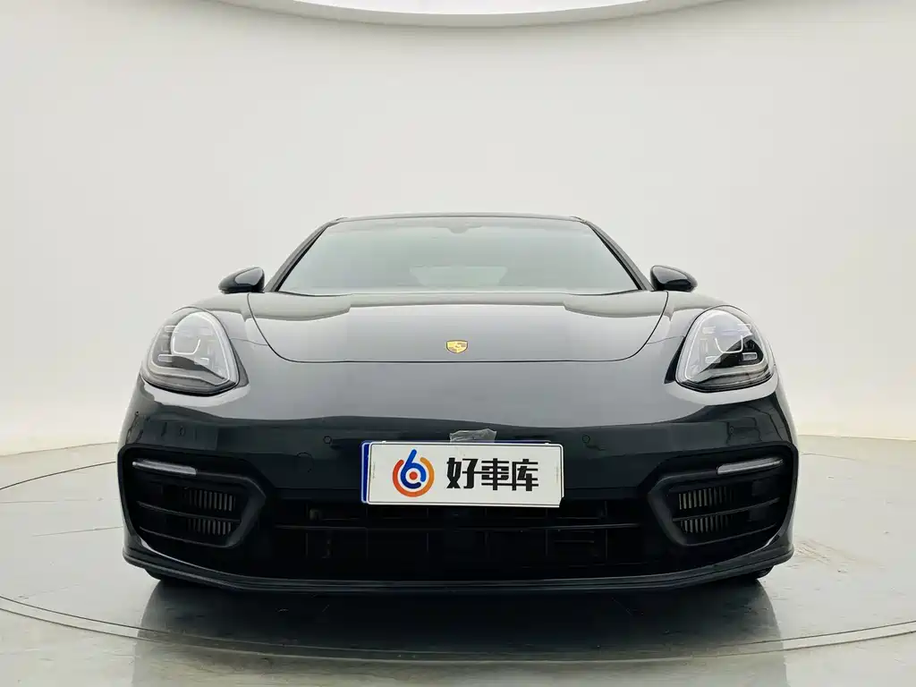 Porsche Panamera 2023