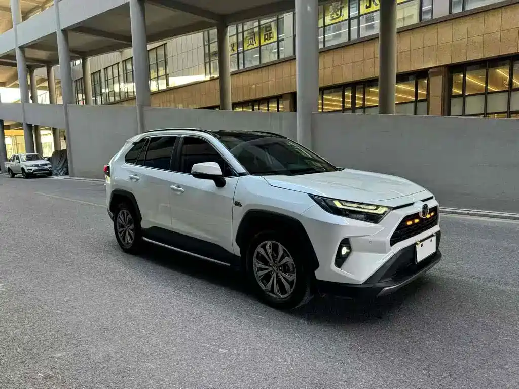 Toyota RAV4 2024