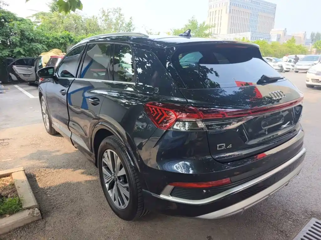 Audi Q4 e-tron 2023