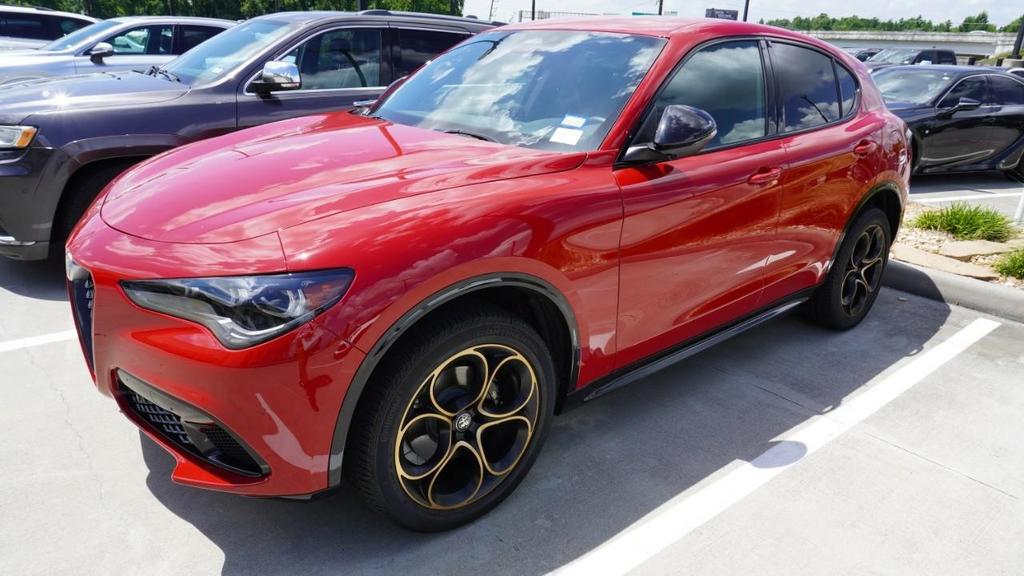 Alfa Romeo Stelvio 2025