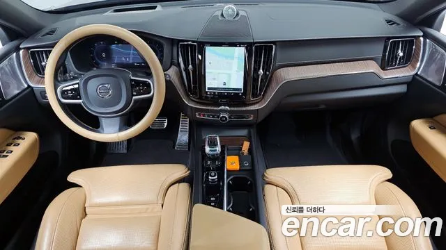 Volvo XC60 2022