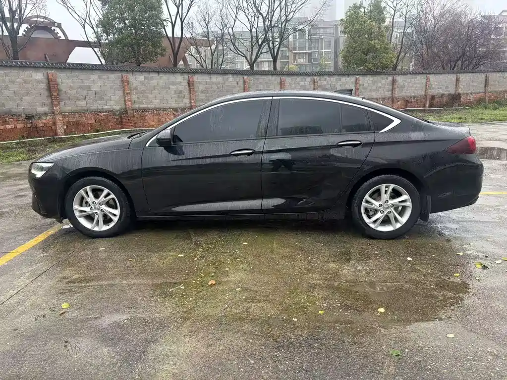 Buick Regal 2021