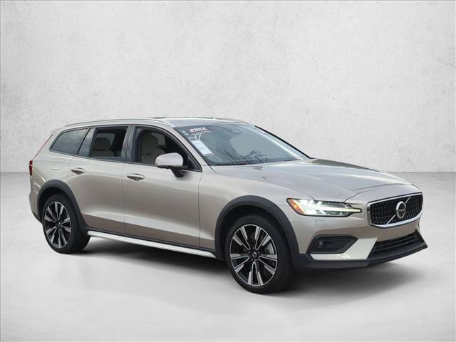 Volvo V60 Cross Country 2024