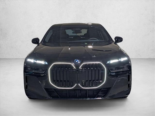 BMW 750 2026