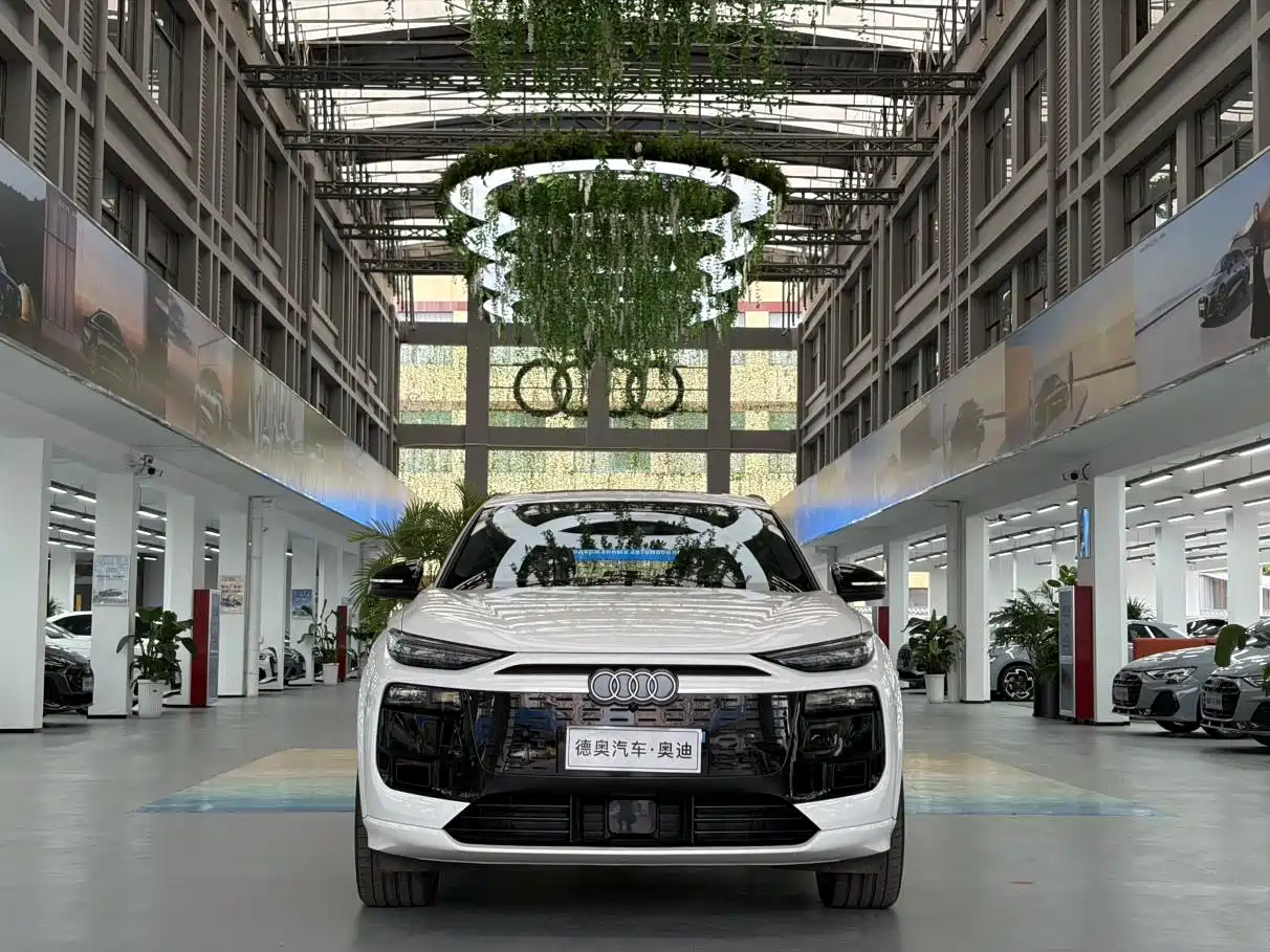 Audi e-tron 2025