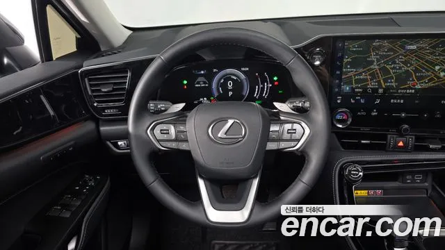 Lexus NX 2025
