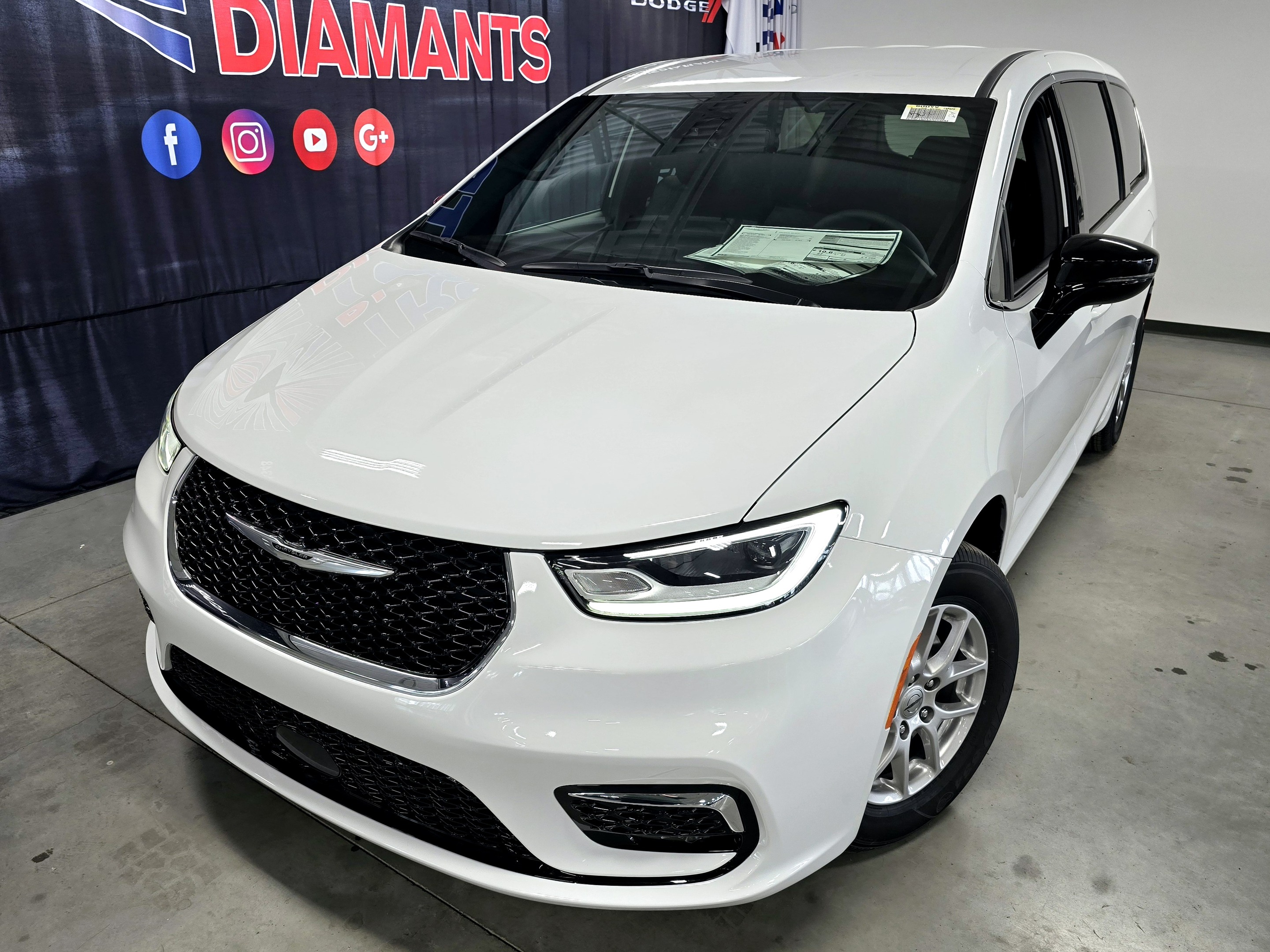 Chrysler Pacifica 2025