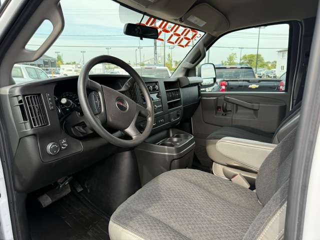 GMC Savana 2023