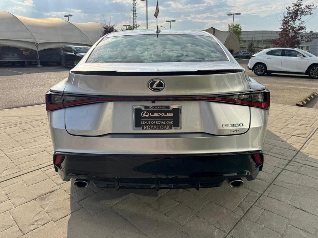 Lexus IS 300 2024